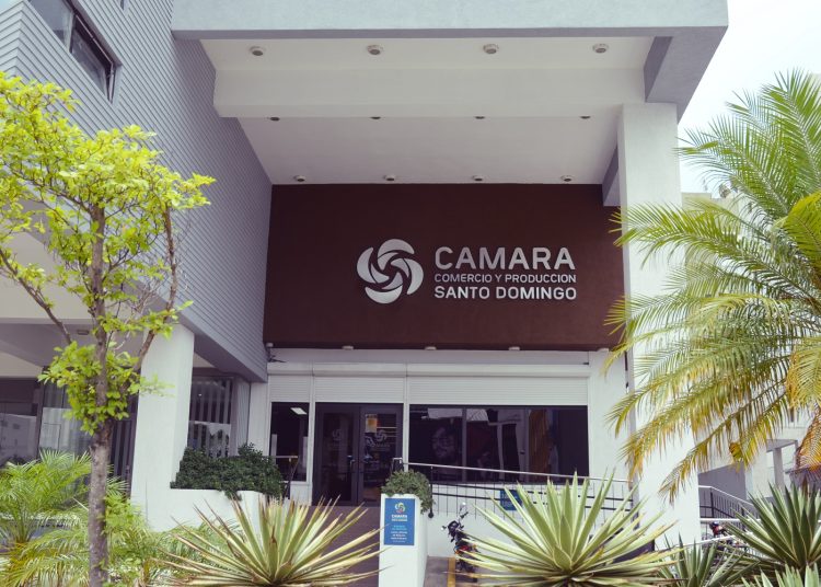 Las cámaras de comercio del país registraron 104,000 transacciones en el Registro Mercantil durante el primer semestre.
